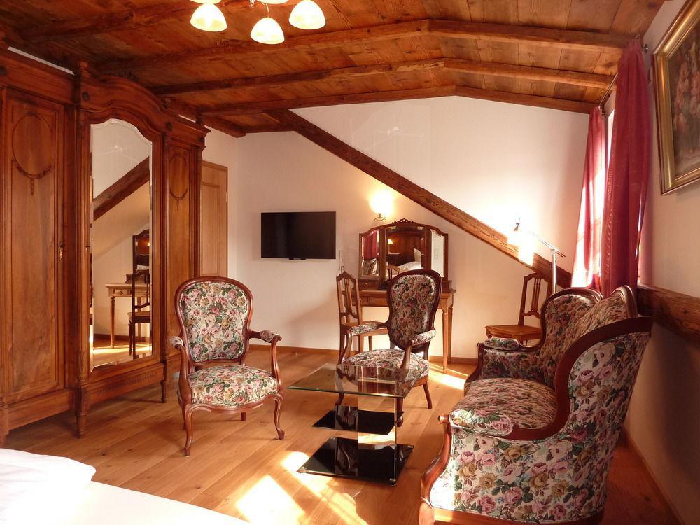 Historisches Genusshotel Loewen Schopfheim Bagian luar foto