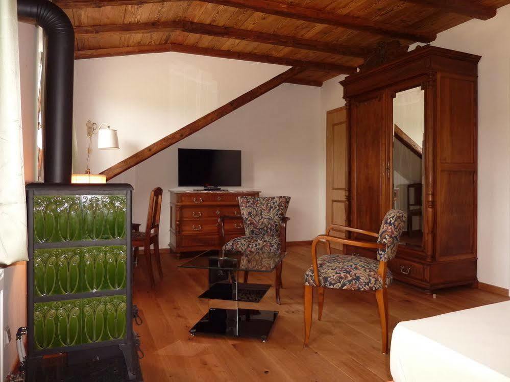 Historisches Genusshotel Loewen Schopfheim Bagian luar foto