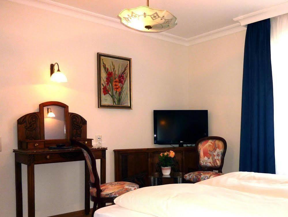 Historisches Genusshotel Loewen Schopfheim Bagian luar foto
