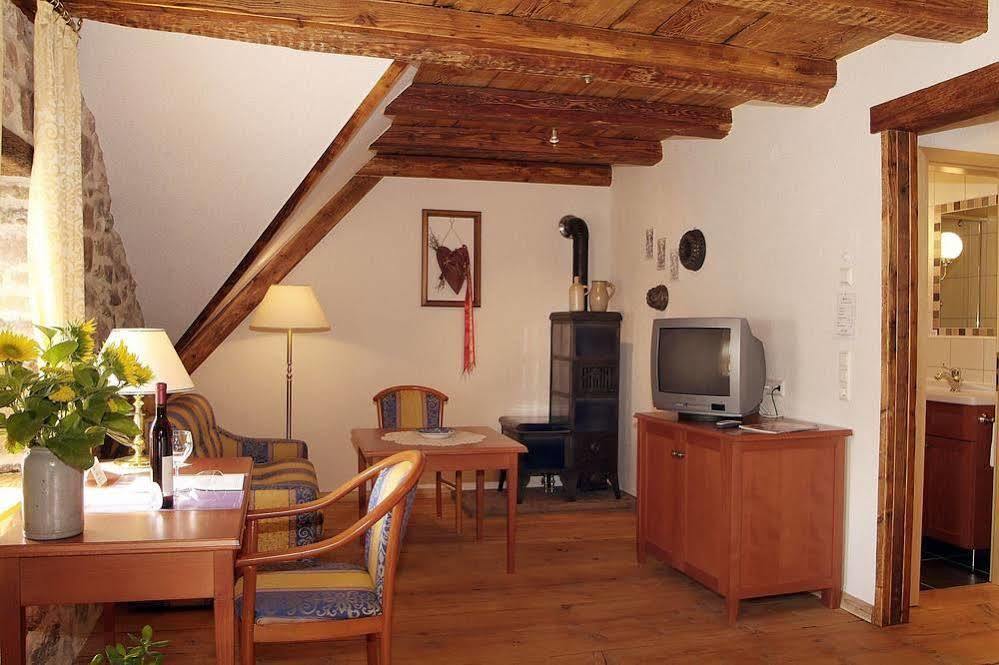 Historisches Genusshotel Loewen Schopfheim Bagian luar foto