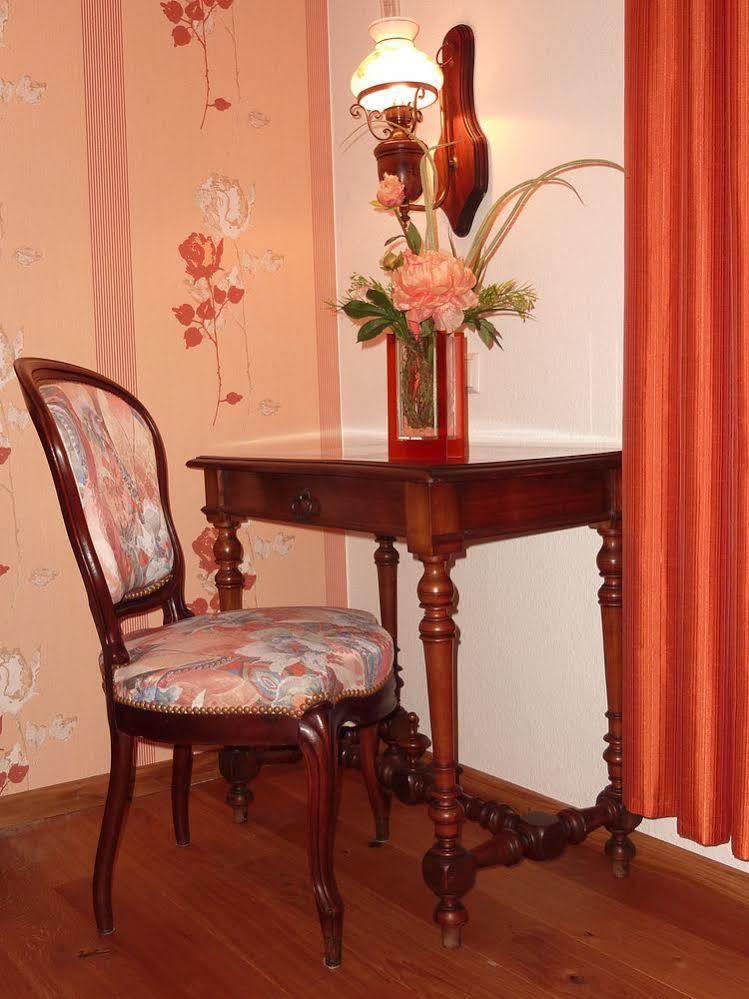 Historisches Genusshotel Loewen Schopfheim Bagian luar foto