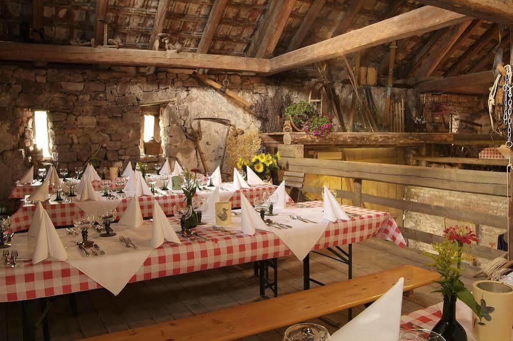 Historisches Genusshotel Loewen Schopfheim Bagian luar foto