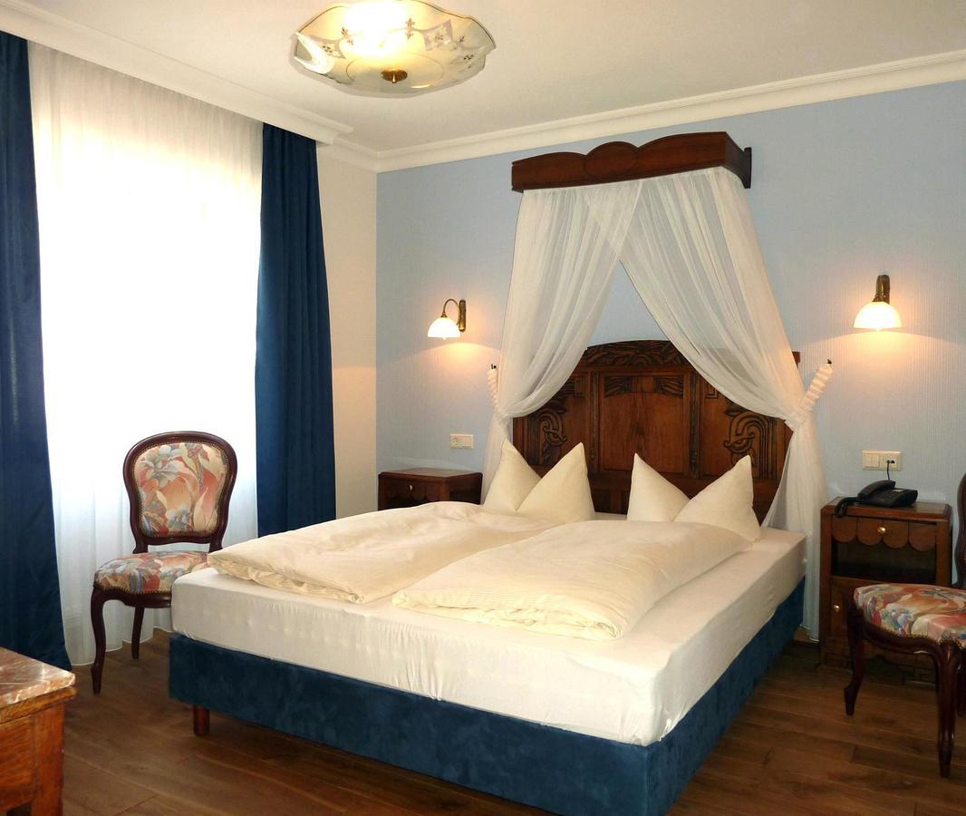 Historisches Genusshotel Loewen Schopfheim Bagian luar foto