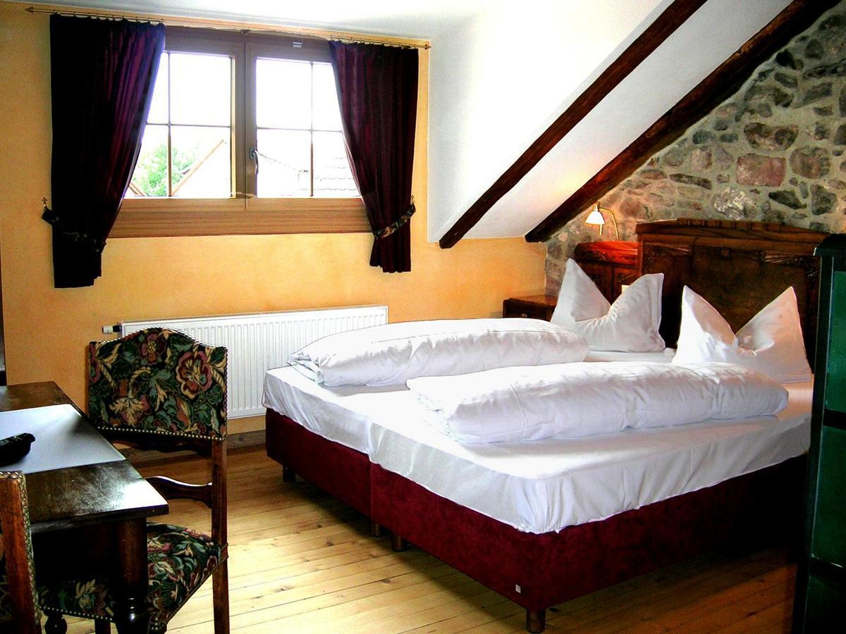 Historisches Genusshotel Loewen Schopfheim Bagian luar foto
