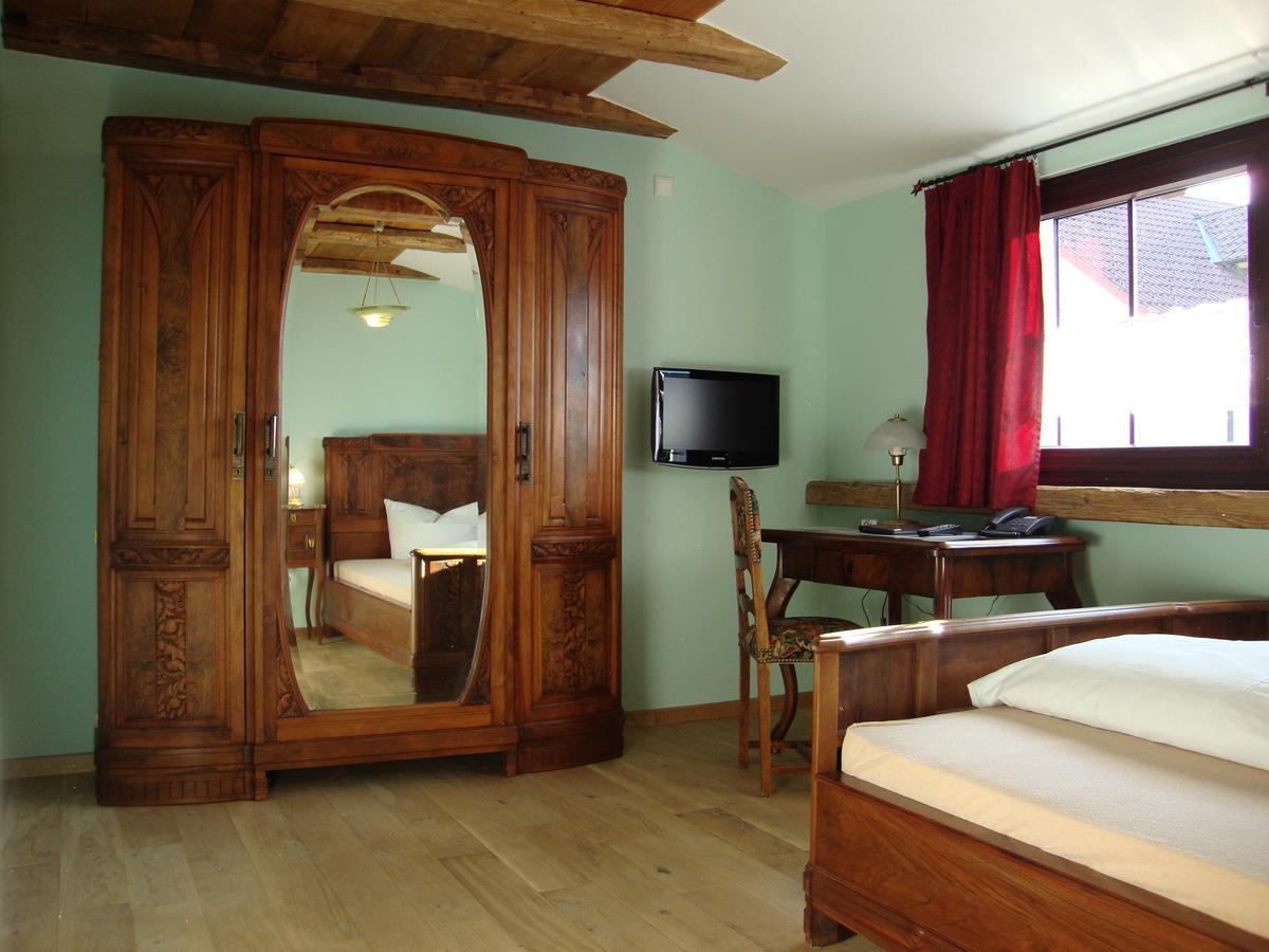 Historisches Genusshotel Loewen Schopfheim Bagian luar foto