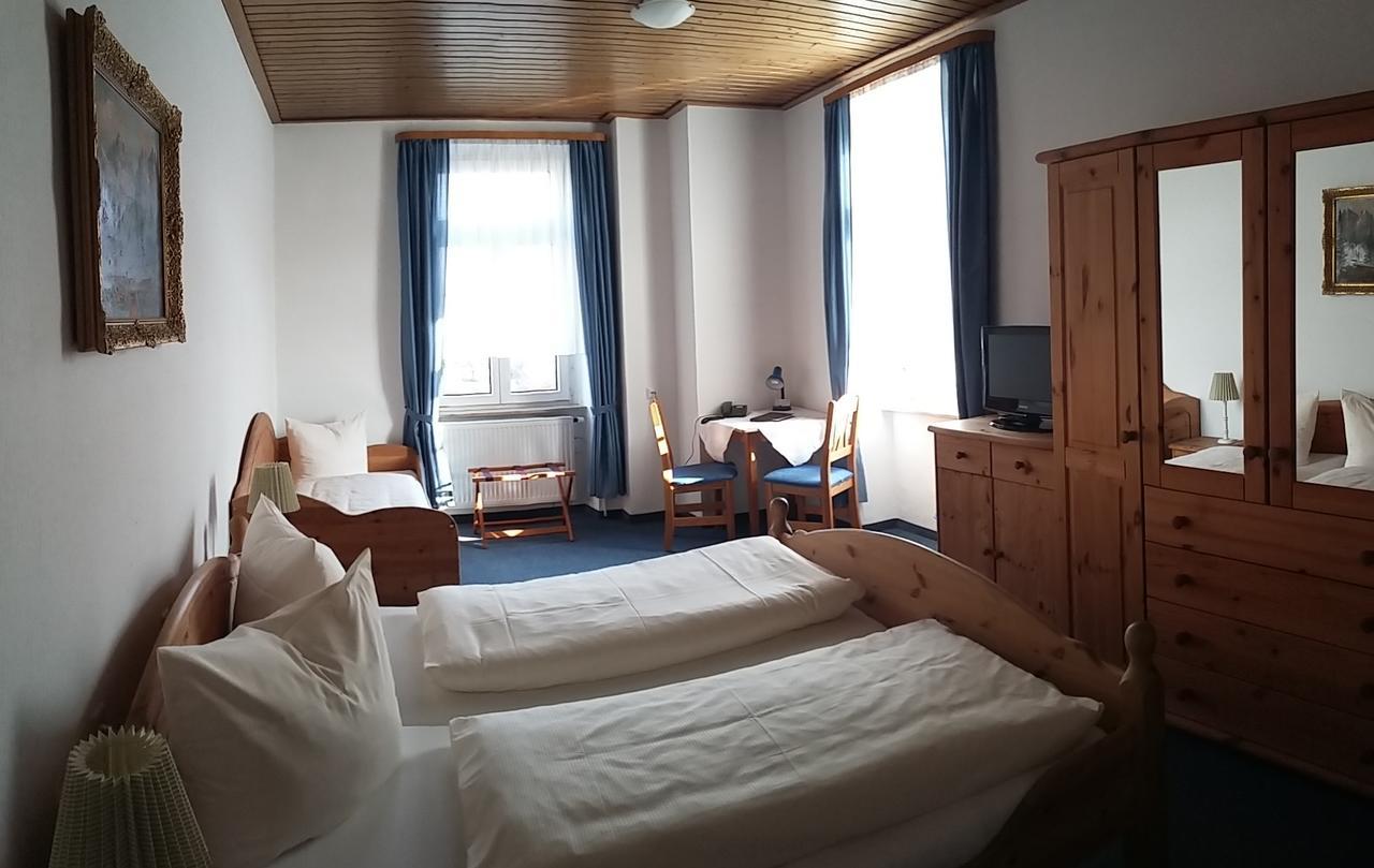 Historisches Genusshotel Loewen Schopfheim Bagian luar foto